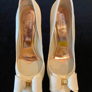 Ted Baker London Azeline Cream Pumps with Satin Bow-Size 8.5 US- 39.5 UK
